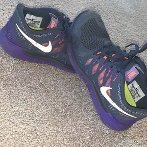 nike women’s running shoe